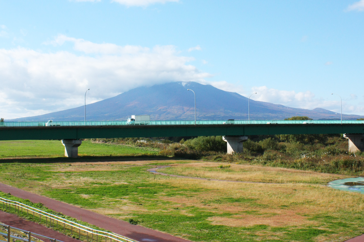 眺望被叫做津轻富士的岩木山